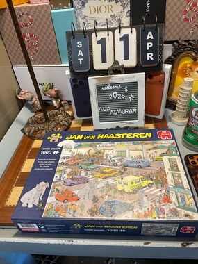 Jumbo Jan Van Haasteren "Jumbo Goes Shopping" 1000 piece Comic Puzzle